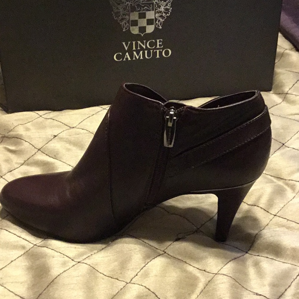 Mahogany red Alicante sheep.  NWT. In original box